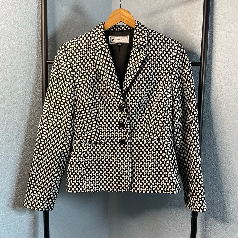 Travis Ayers Black and white Geometric blazer women's size 6 with shoulder pads